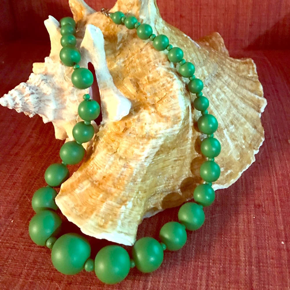 🛒🛒🛒Green Wooden Bead Necklace